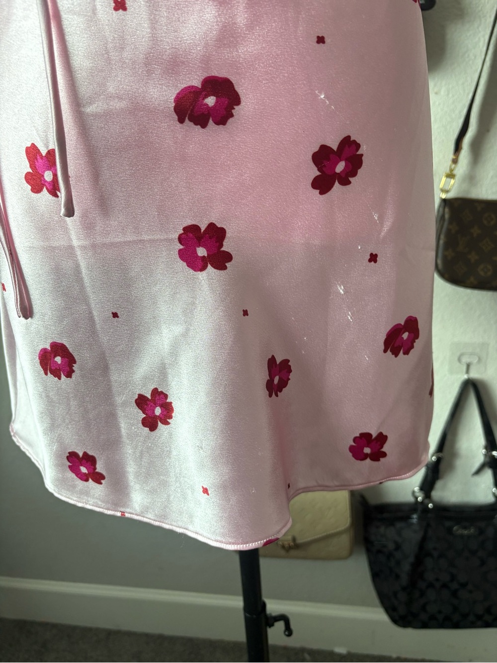 White Fox Pink Floral Satin Mini Dress Coquette Y2K Size S - Picture 4 of 5